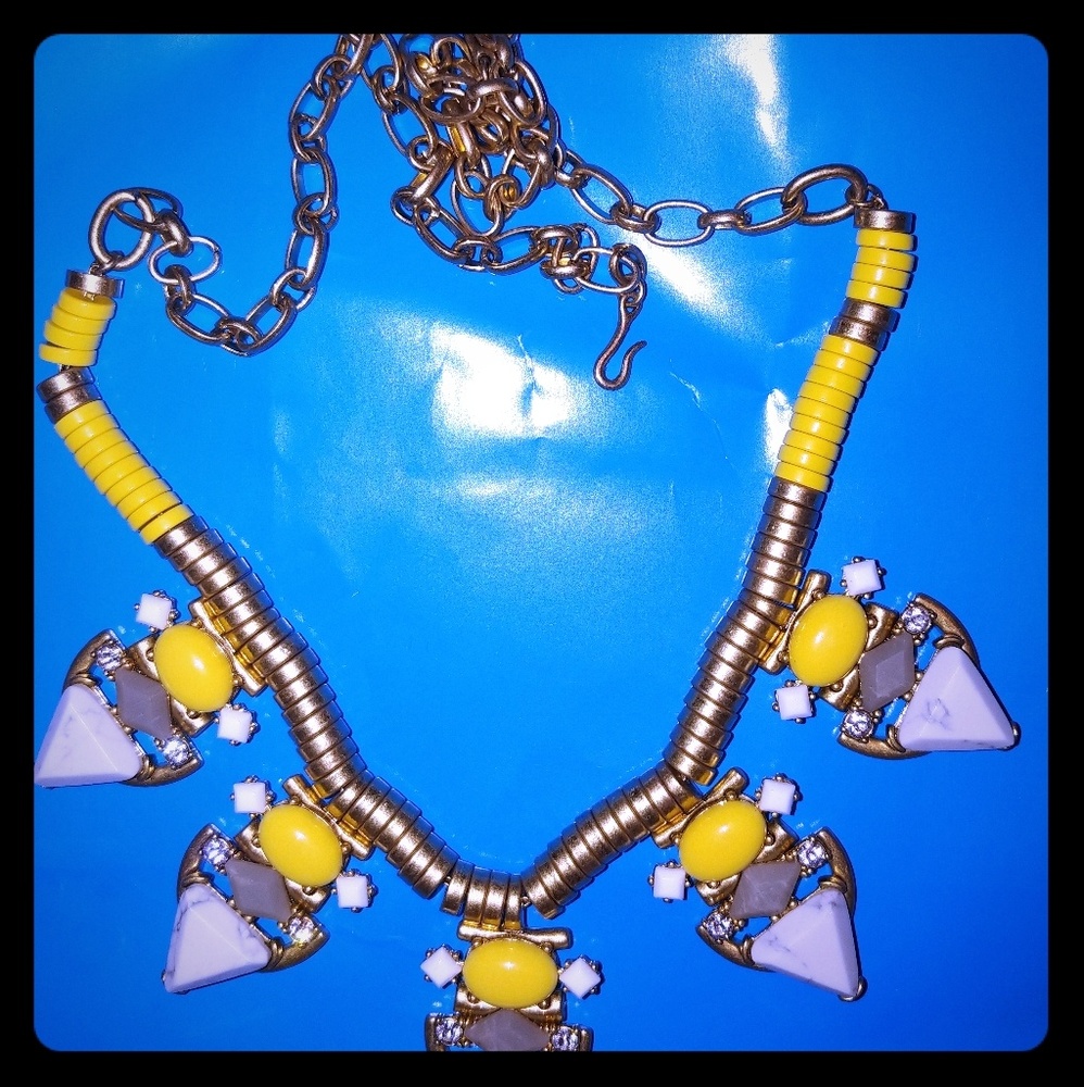 STELLA DOT YELLOW STONE NECKLACE